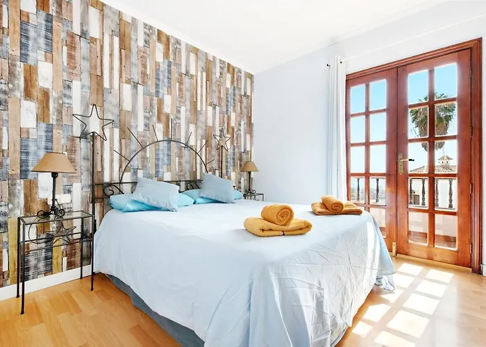 Сasa de vacaciones Casa Magdalena - Lovely House With Terrace & Pool *