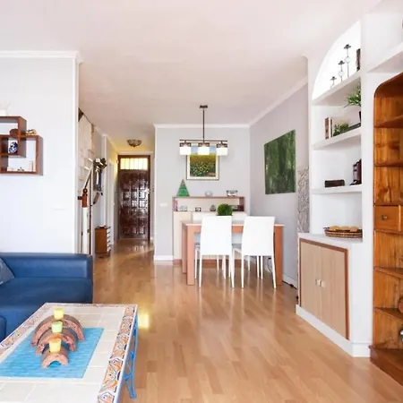 Дом отдыха Casa Magdalena - Lovely House With Terrace & Pool Чайофа
